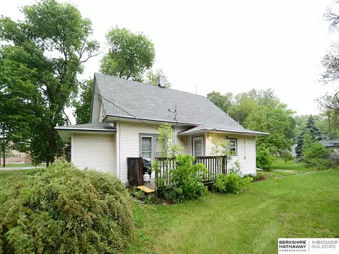 Exterior - 214 E Oak St, Dwight, NE 68635 photo 3 of 10