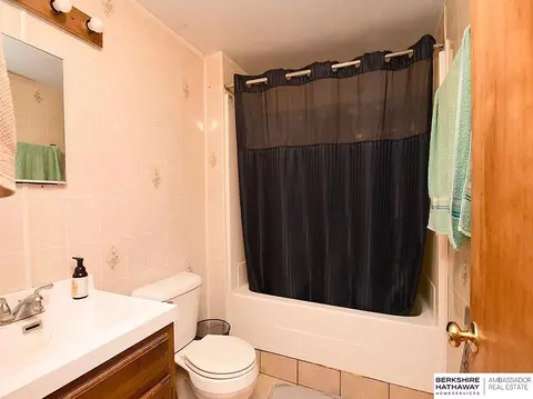 Bath - 214 E Oak St, Dwight, NE 68635 photo 1 of 1