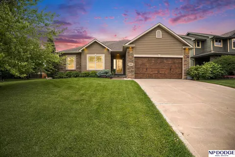 15005 Laurel Ave, Omaha, NE 68116