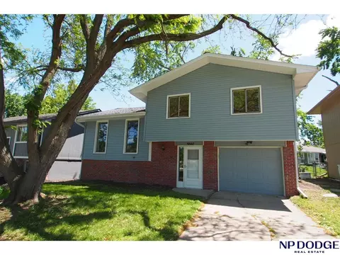 5807 S 136 St, Omaha, NE 68137
