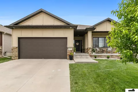 9243 S 71st St, Lincoln, NE 68516