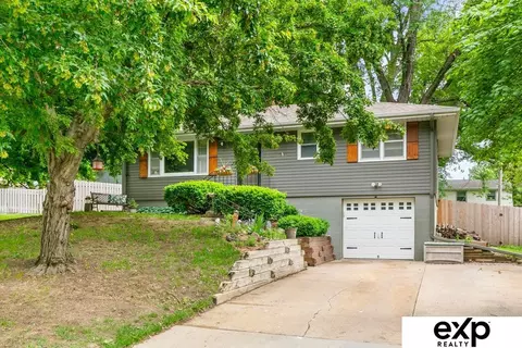 10917 Spring St, Omaha, NE 68144