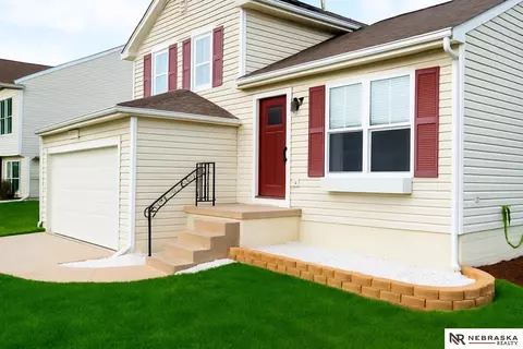 7925 S 157th St, Omaha, NE 68136