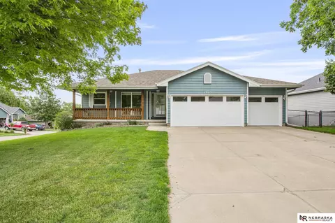 7923 S 69th St, La Vista, NE 68128