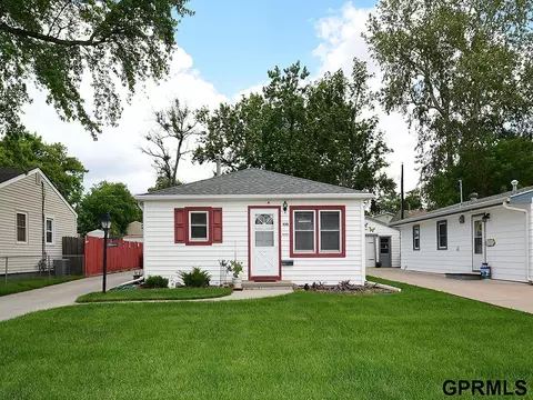 930 Hartley St, Lincoln, NE 68521