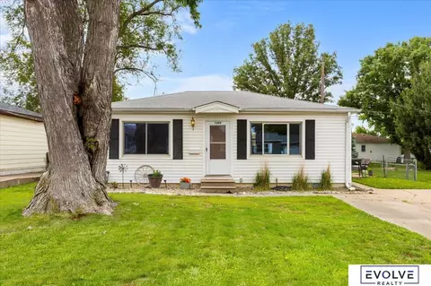 7309 Joseph Ave, La Vista, NE 68128