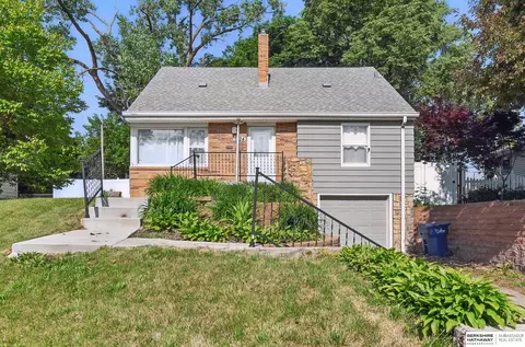 1024 Parkway Dr, Bellevue, NE 68005