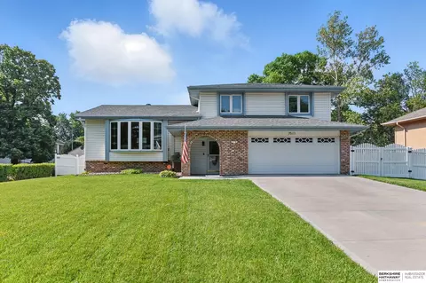 7511 Drexel St, Ralston, NE 68127