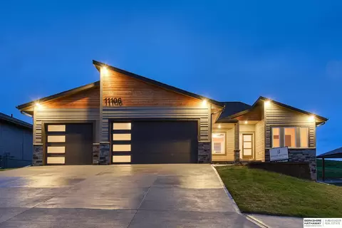 11106 N 161st St, Bennington, NE 68007