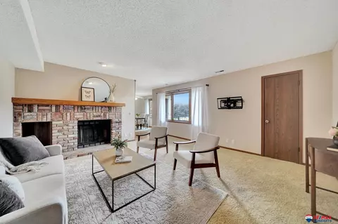 4321 S 58th St #5, Lincoln, NE 68516