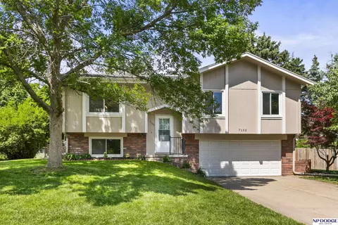 7102 S 74th Ave, La Vista, NE 68128