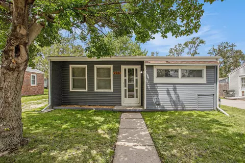 2221 N 32nd St, Lincoln, NE 68503