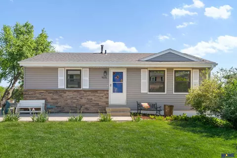 9141 Grand Ave, Omaha, NE 68134