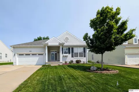 19816 Hazelnut Dr, Gretna, NE 68028