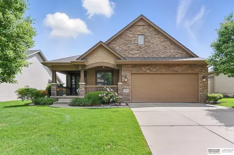 12035 S 79th Ave, Papillion, NE 68046