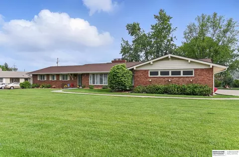 10323 Hilltop Rd, Omaha, NE 68134