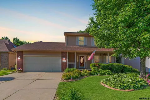 2611 Tulip Ln, Bellevue, NE 68147
