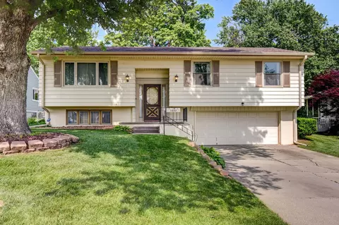 3222 S 128th Cir, Omaha, NE 68144