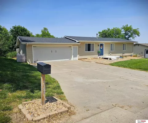 1123 16th St, Fairbury, NE 68352