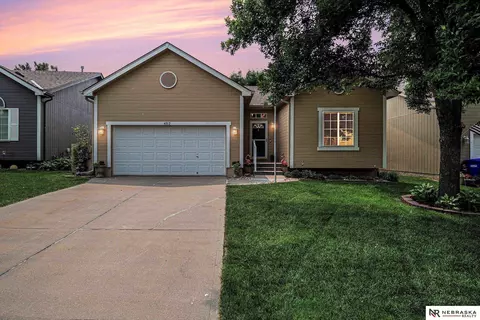 4832 S 190th St, Omaha, NE 68135