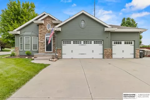 20155 Farnam St, Elkhorn, NE 68022