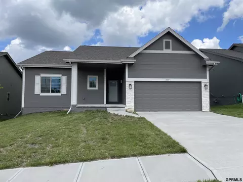 8114 King St, Omaha, NE 68122