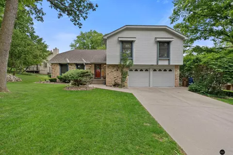404 Martin Dr, Bellevue, NE 68005