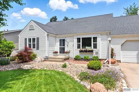 9704 Erskine St, Omaha, NE 68134