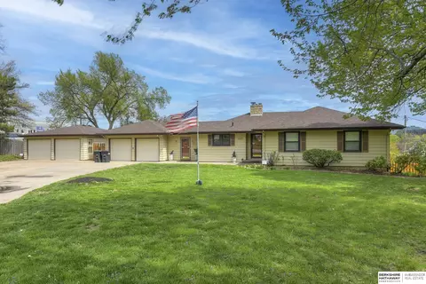337 N 91st St, Omaha, NE 68114