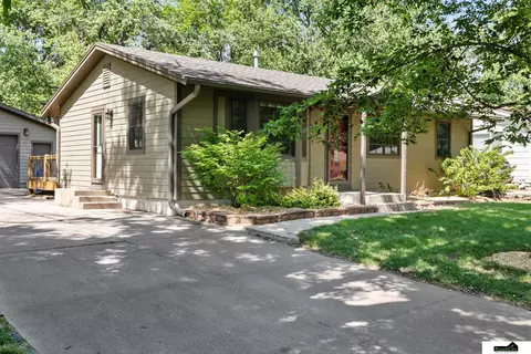7026 Y St, Lincoln, NE 68505