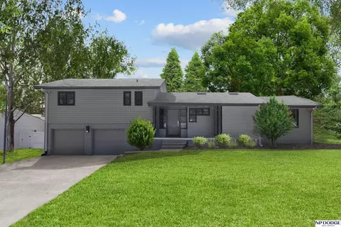 10615 Martha St, Omaha, NE 68124
