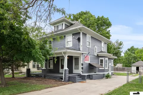 3218 Holdrege St, Lincoln, NE 68503