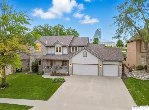 16712 V St, Omaha, NE 68135