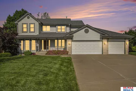 652 Caribou Cir, Papillion, NE 68046
