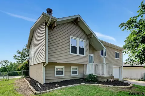 1900 NW 49th St, Lincoln, NE 68528