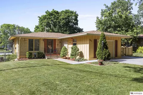 1311 W Avon Ln, Lincoln, NE 68505