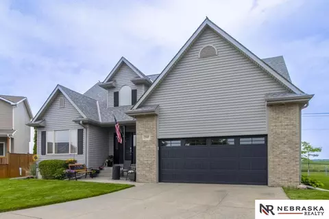 13410 Highlander Pl, Waverly, NE 68462