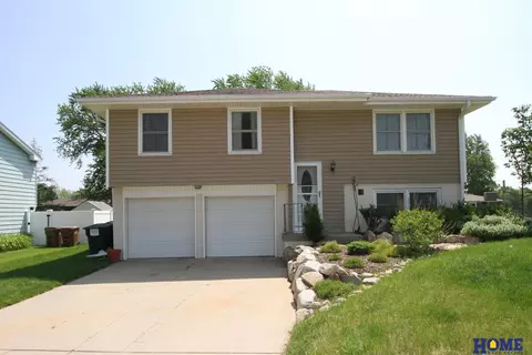 5632 Stonecliffe Ct, Lincoln, NE 68516