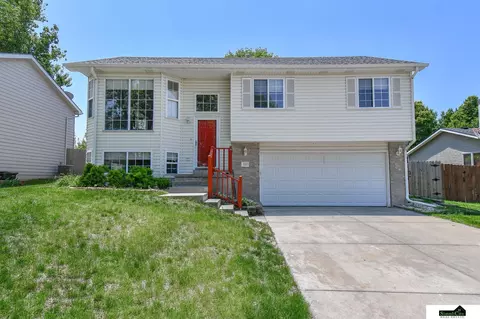 531 W Carrine Dr, Lincoln, NE 68521
