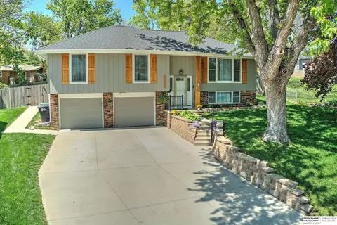 3256 S 130th Cir, Omaha, NE 68144