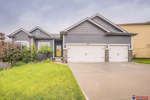 19884 K St, Omaha, NE 68135