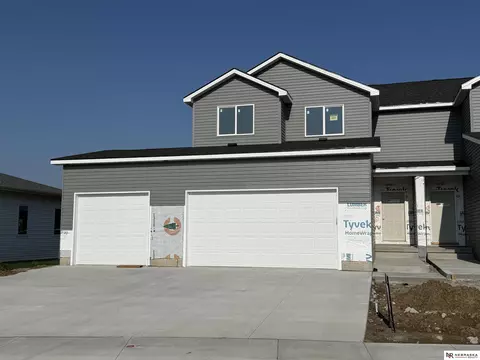 5925 S 94 St, Lincoln, NE 68526
