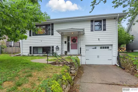 2309 N 70th St, Omaha, NE 68104