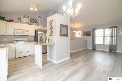 Kitchen - 15417 Willit St, Bennington, NE 68007 photo 1 of 2