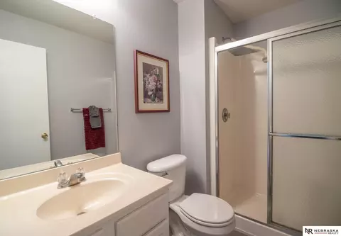 Bath - 15417 Willit St, Bennington, NE 68007 photo 2 of 2
