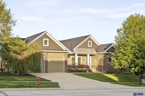 6920 NW 3rd St, Lincoln, NE 68521