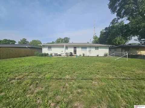 Exterior - 1720 N 17th St, Beatrice, NE 68310 photo 2 of 2