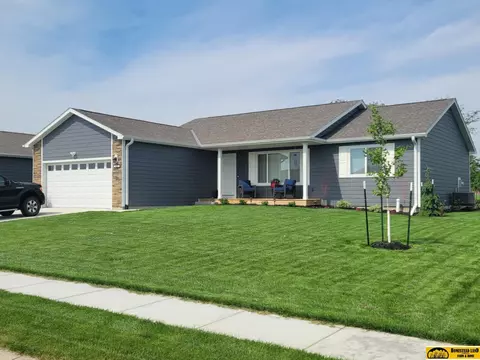 843 N 26th St, Beatrice, NE 68310