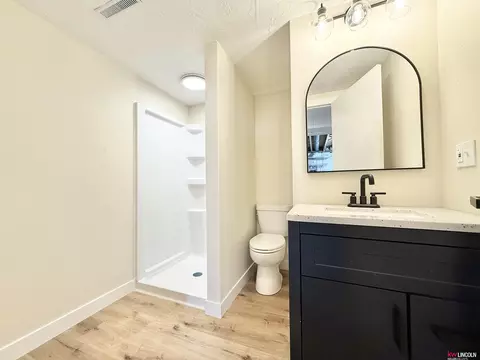 Bath - 1907 Monroe St, Beatrice, NE 68310 photo 4 of 5