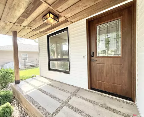 Exterior - 1907 Monroe St, Beatrice, NE 68310 photo 1 of 3